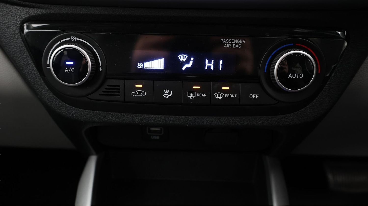 Used Hyundai i10 2023 for sale - 77902635: Photo 12