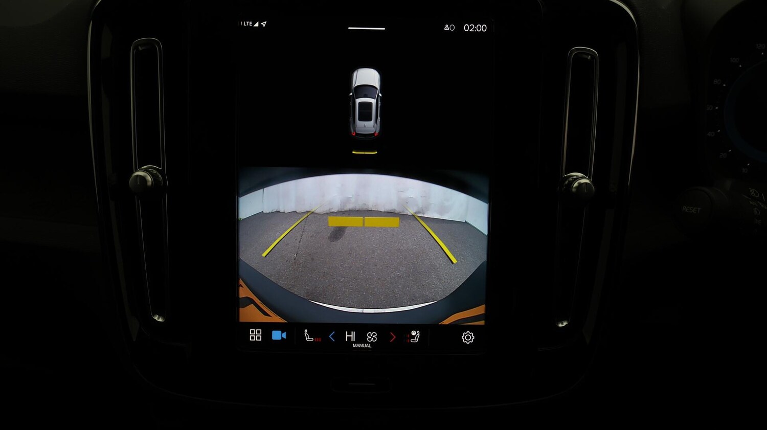 Used Volvo XC40 2022 for sale - 76659228: Photo 24