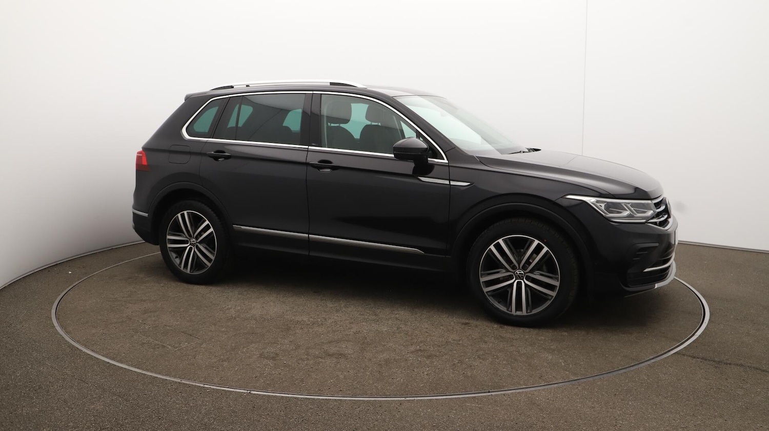 Used Volkswagen Tiguan 2020 for sale - 76084535: Photo 49