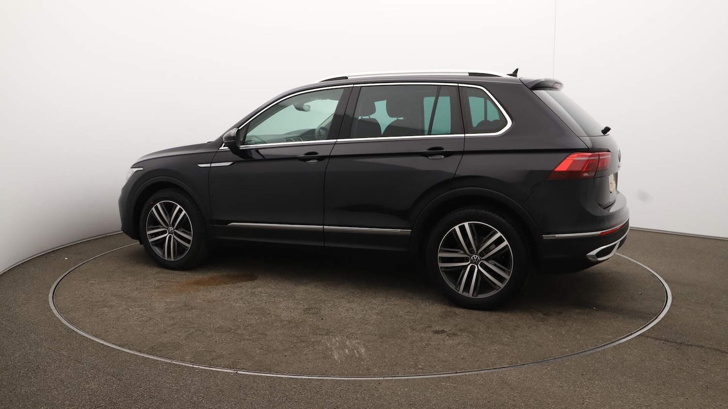 Used Volkswagen Tiguan 2020 for sale - 76084535: Photo 50
