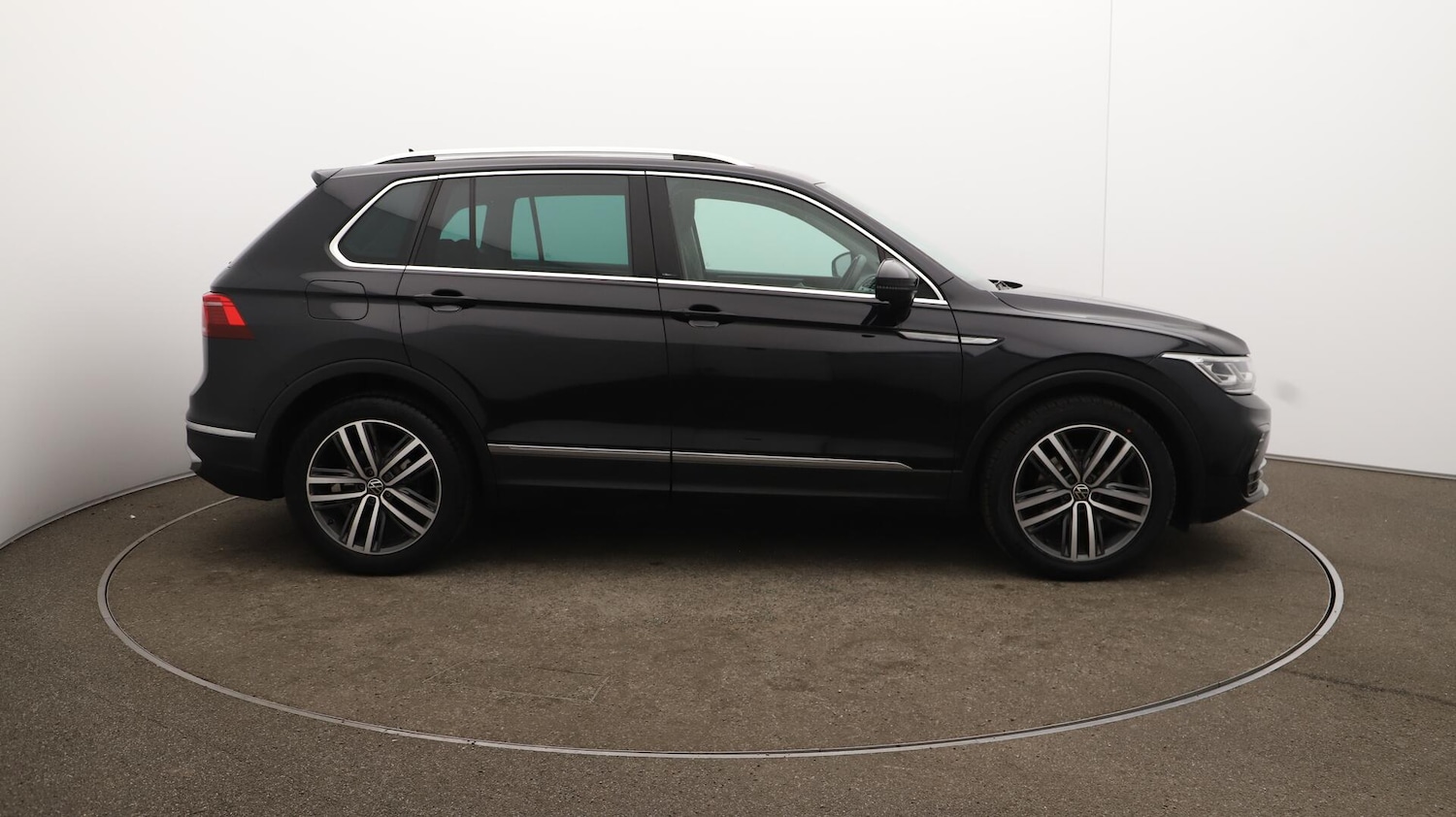 Used Volkswagen Tiguan 2020 for sale - 76084535: Photo 52