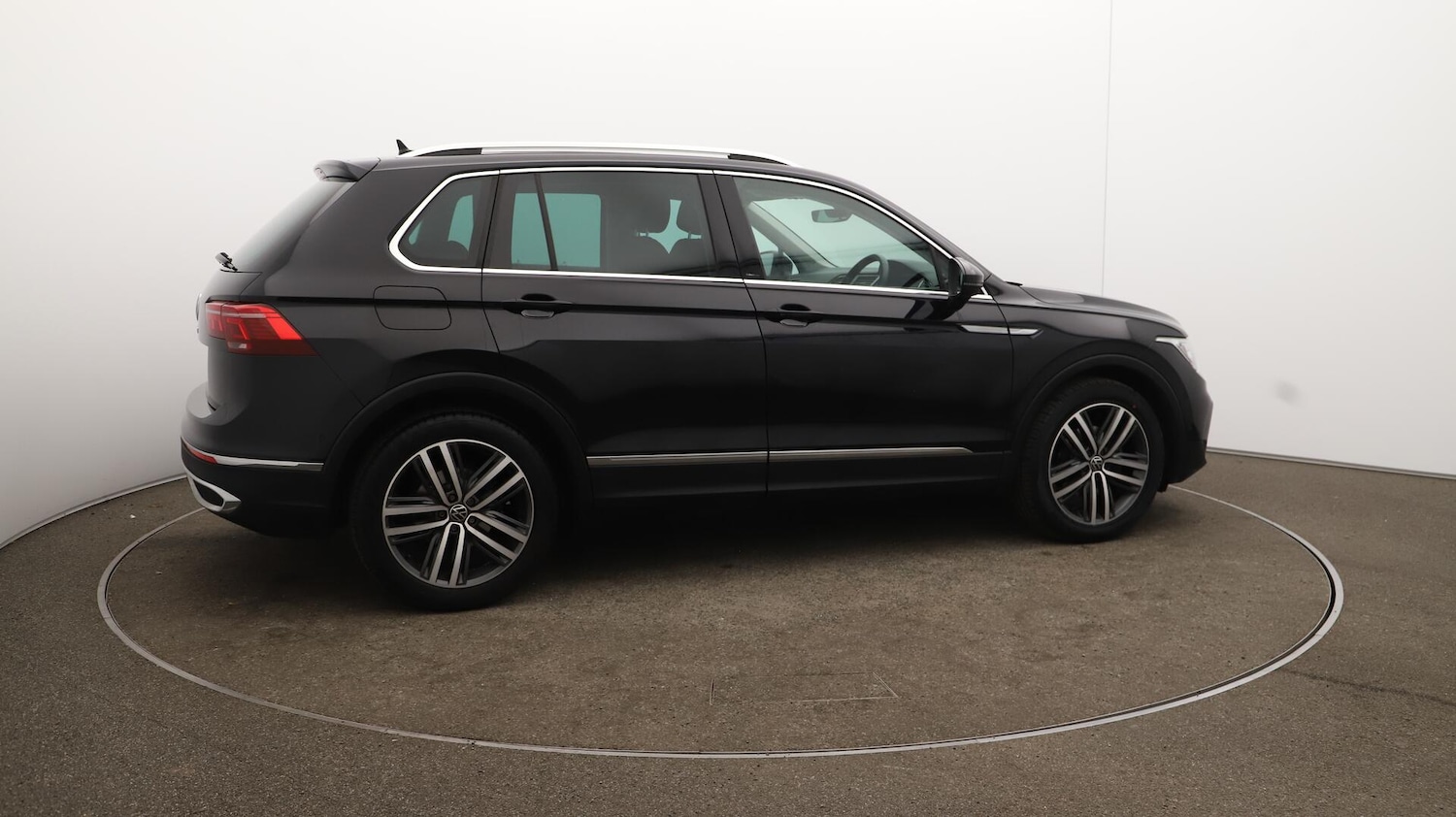 Used Volkswagen Tiguan 2020 for sale - 76084535: Photo 54