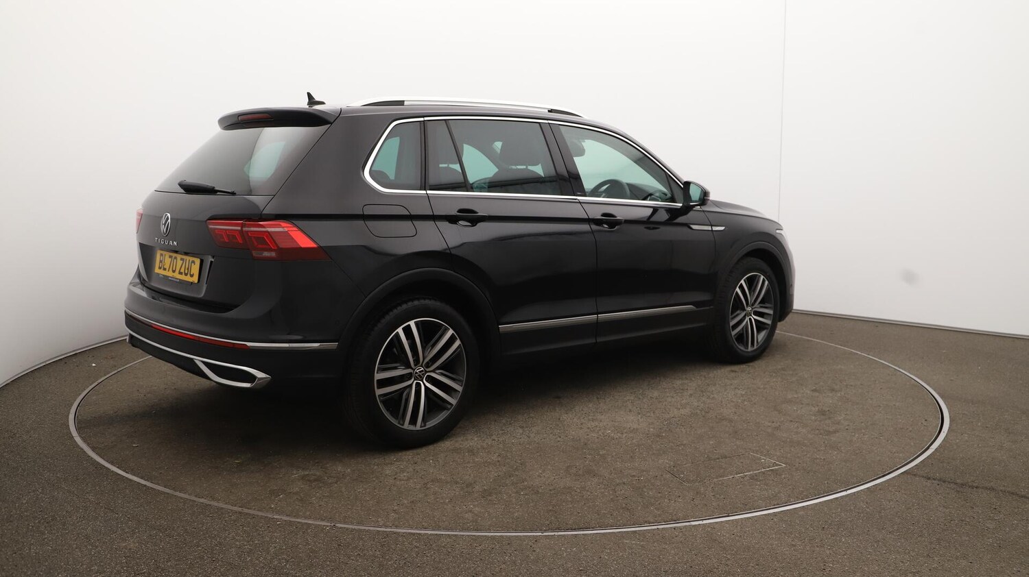 Used Volkswagen Tiguan 2020 for sale - 76084535: Photo 56