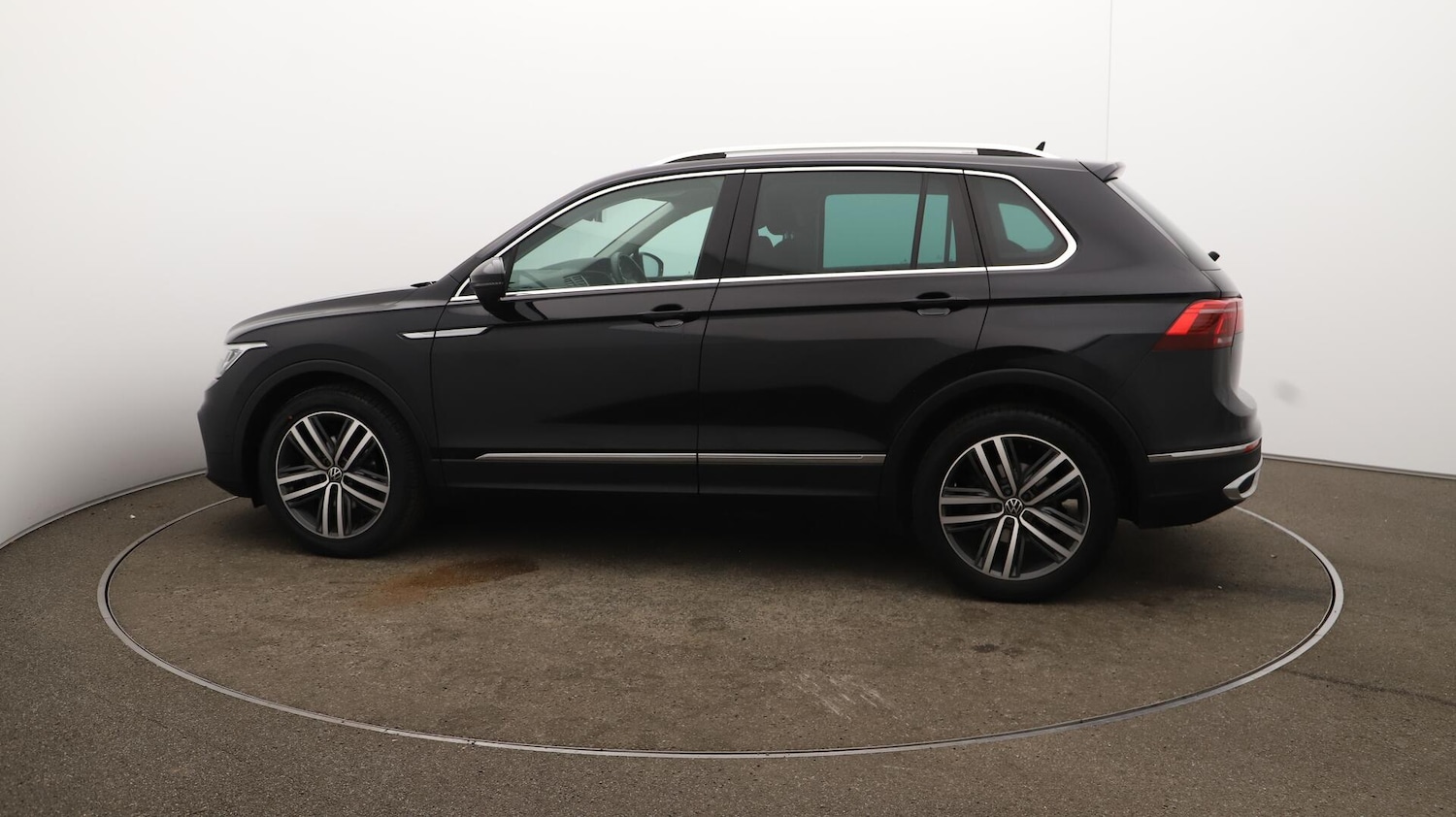 Used Volkswagen Tiguan 2020 for sale - 76084535: Photo 61