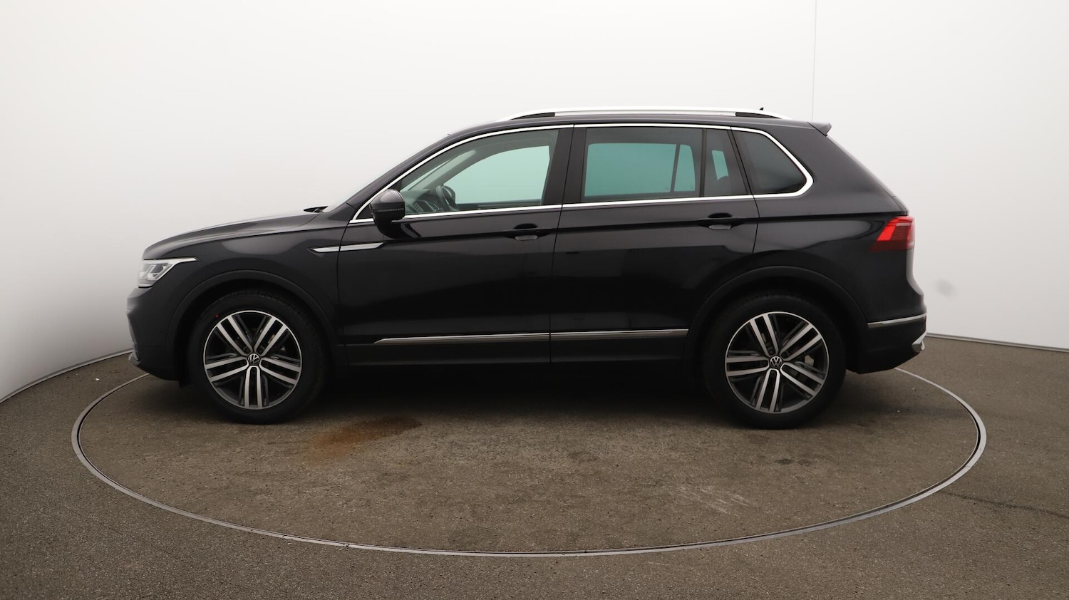 Used Volkswagen Tiguan 2020 for sale - 76084535: Photo 67