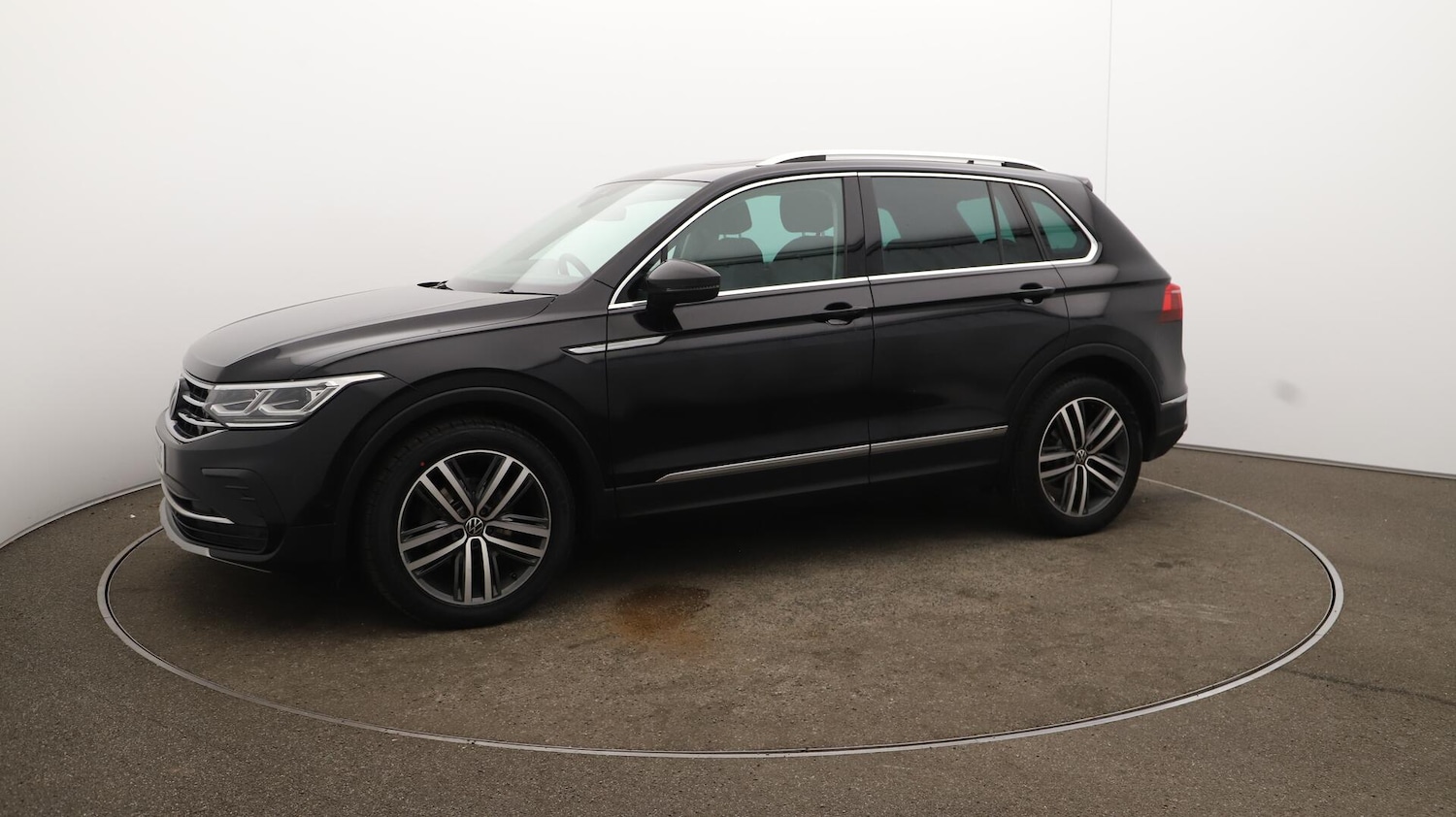 Used Volkswagen Tiguan 2020 for sale - 76084535: Photo 70