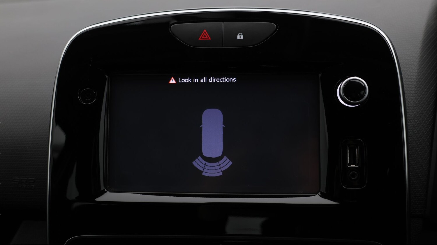 Used Renault Clio 2018 for sale - 77729801: Photo 22