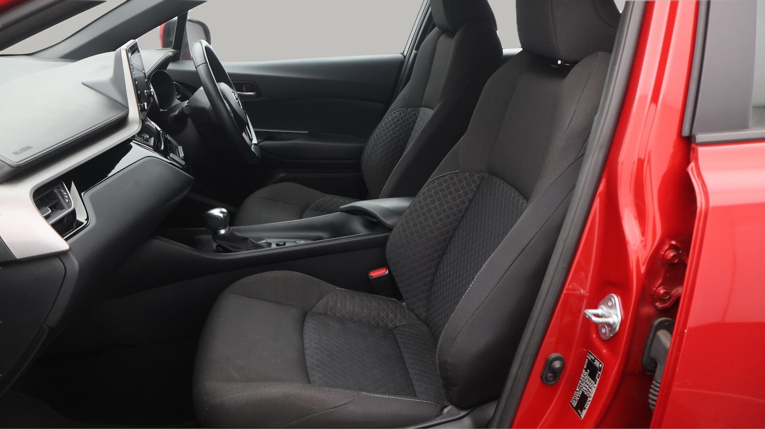 Used Toyota C-HR 2022 for sale - 76633074: Photo 15