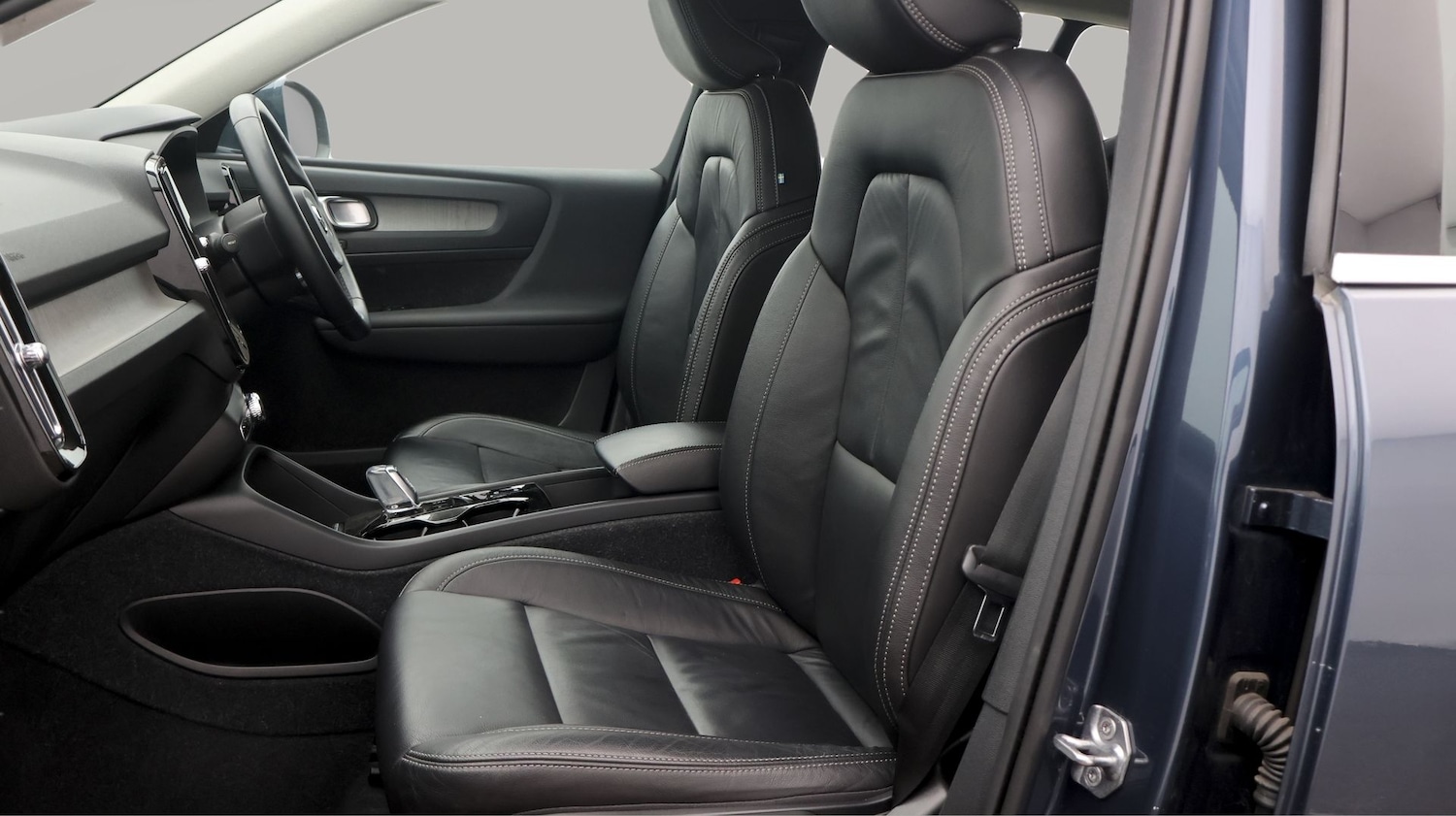 Used Volvo XC40 2021 for sale - 77342483: Photo 14