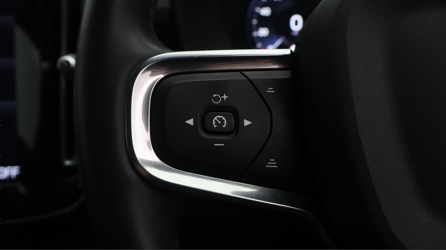 Used Volvo XC40 2021 for sale - 77342483: Photo 24