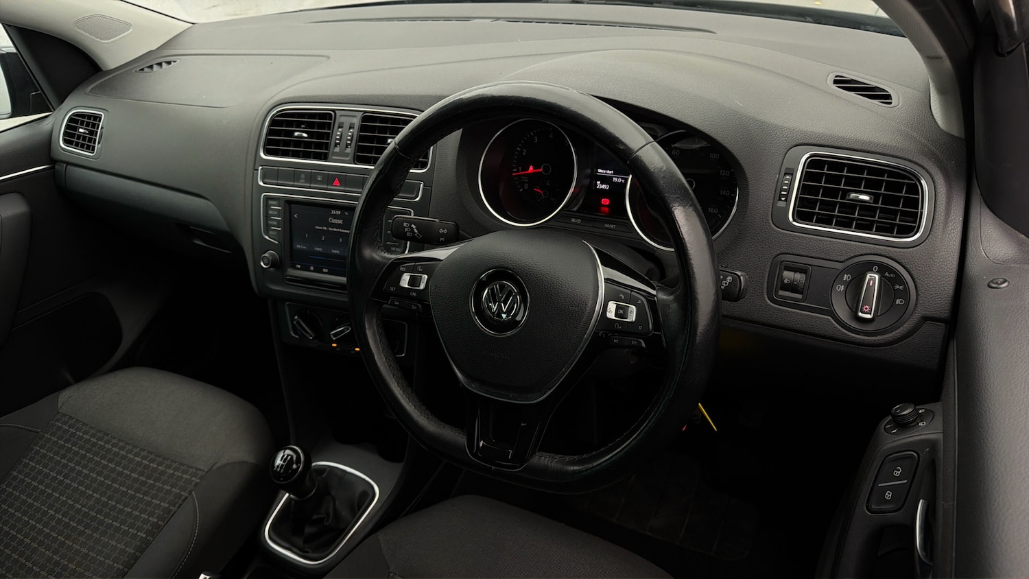 Used Volkswagen Polo 2017 for sale - 78201649: Photo 9