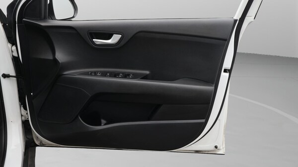 Used Kia Stonic 2021 for sale - 76159225: Photo 9