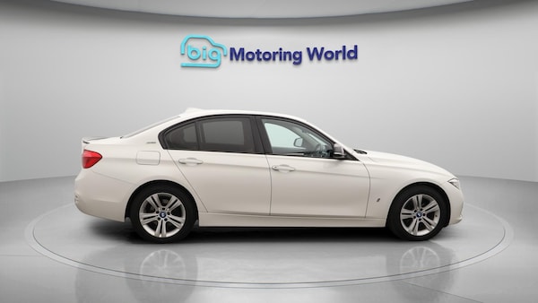 Used BMW 3 Series 2017 for sale - 76227982: Photo 9