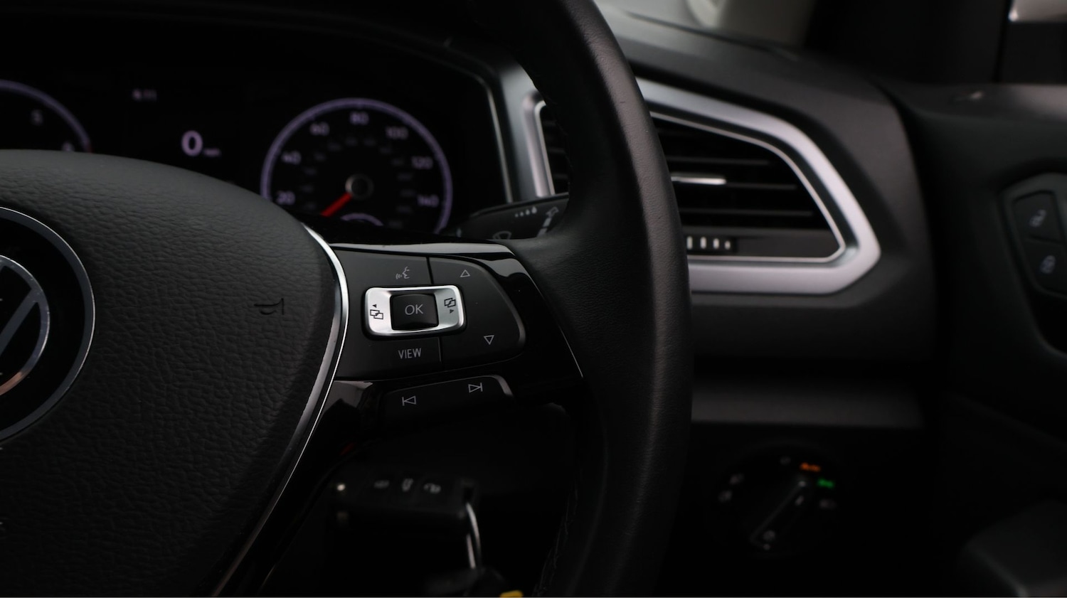 Used Volkswagen T-Roc 2021 for sale - 77610316: Photo 22