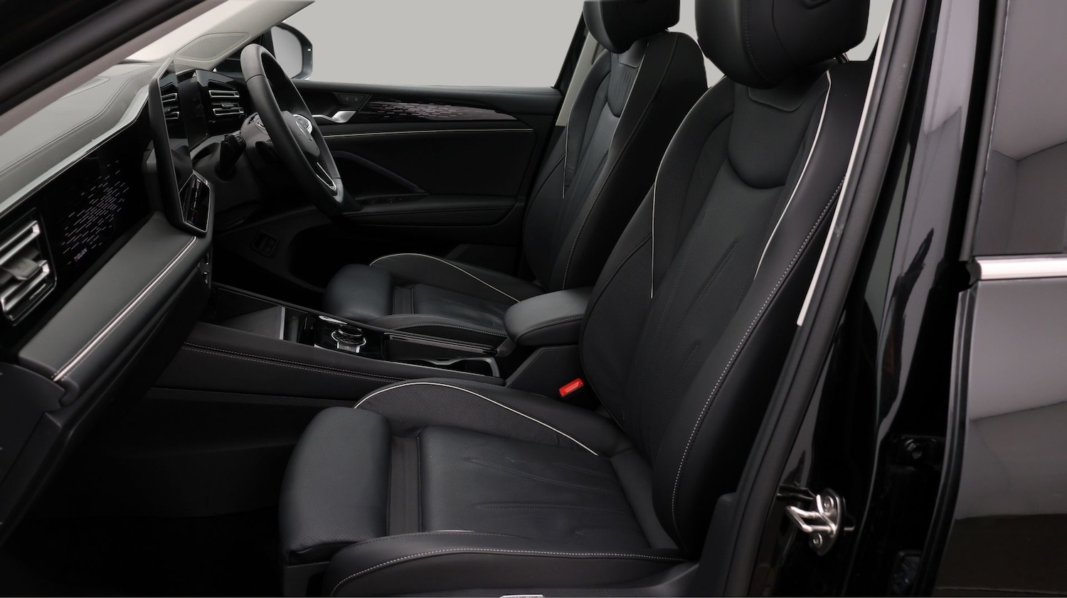 Used Volkswagen Tiguan 2025 for sale - 77431510: Photo 14