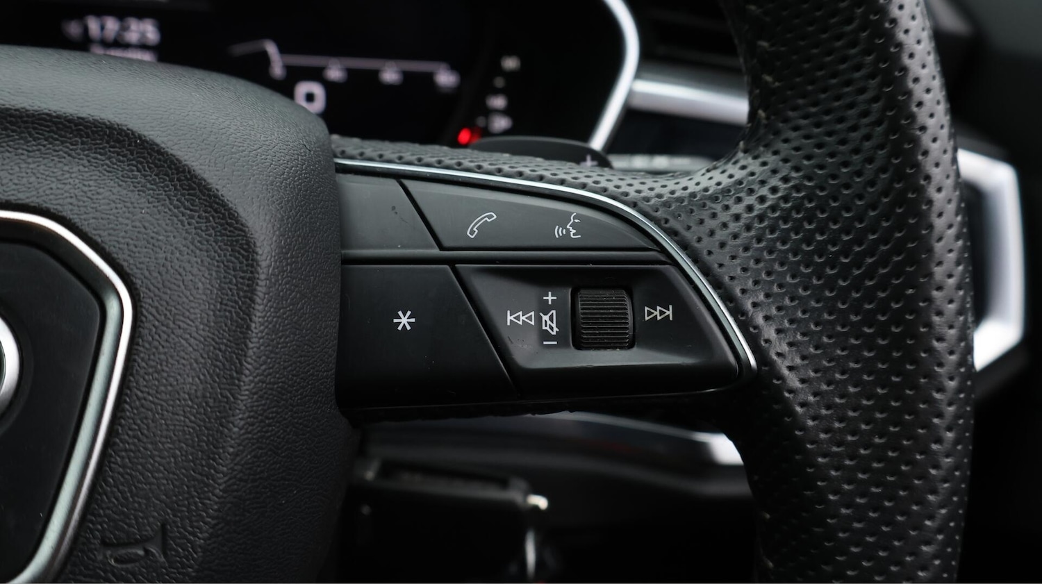 Used Audi Q3 2019 for sale - 76432062: Photo 27