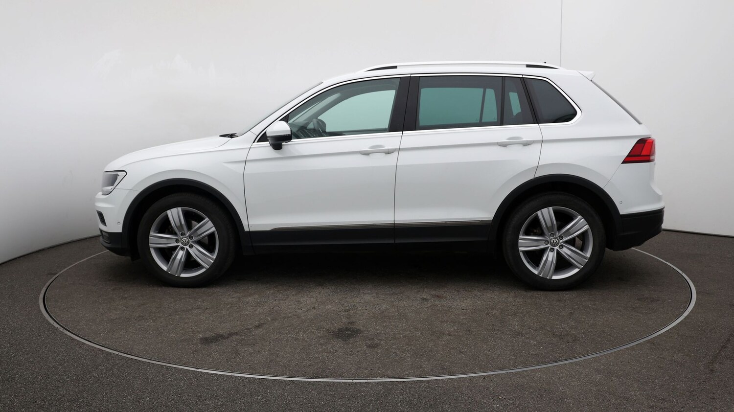 Used Volkswagen Tiguan for sale - 76809930: Photo 55