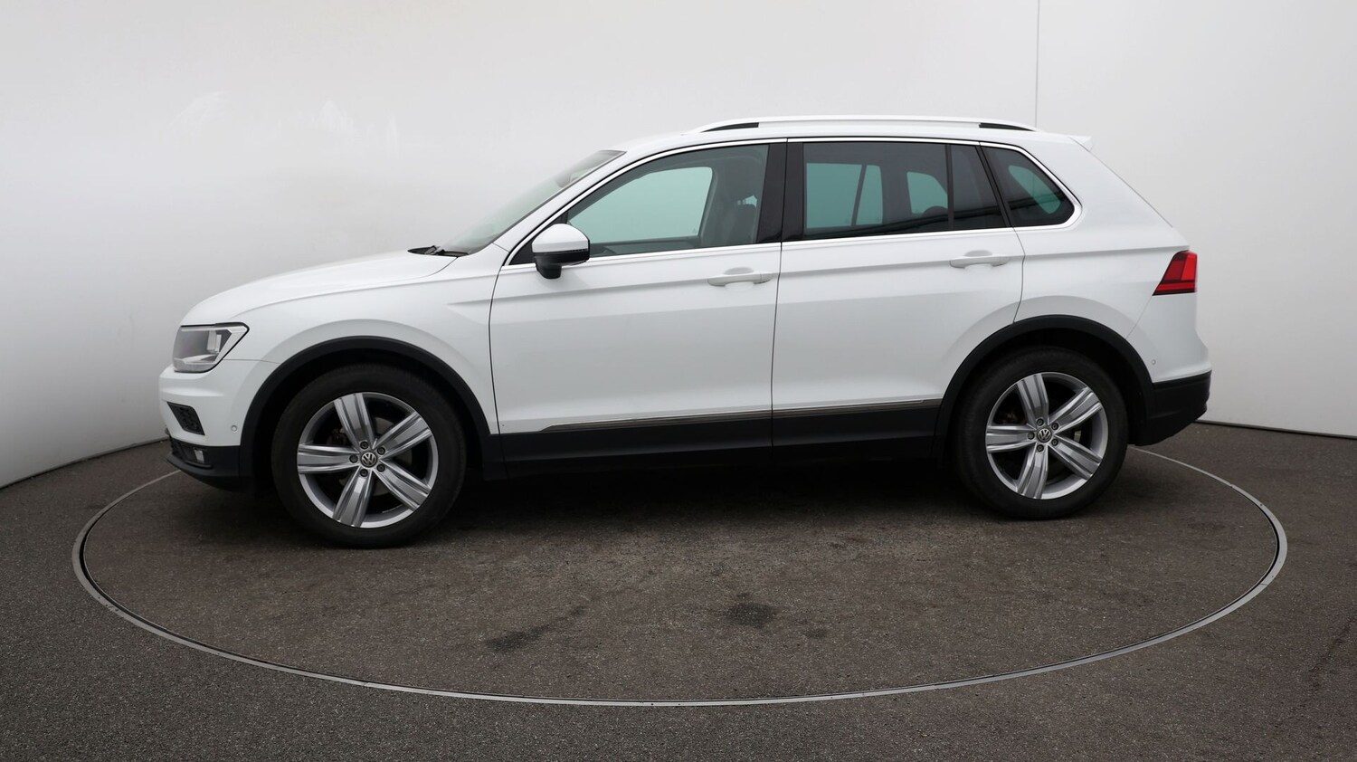 Used Volkswagen Tiguan for sale - 76809930: Photo 56