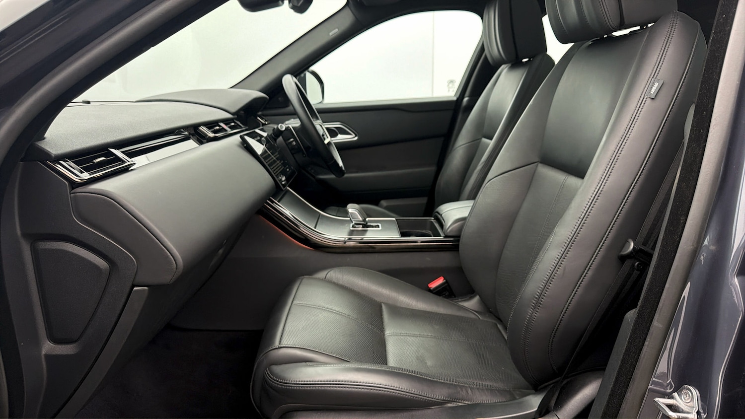 Used Land Rover Range Rover Velar 2024 for sale - 78053724: Photo 13