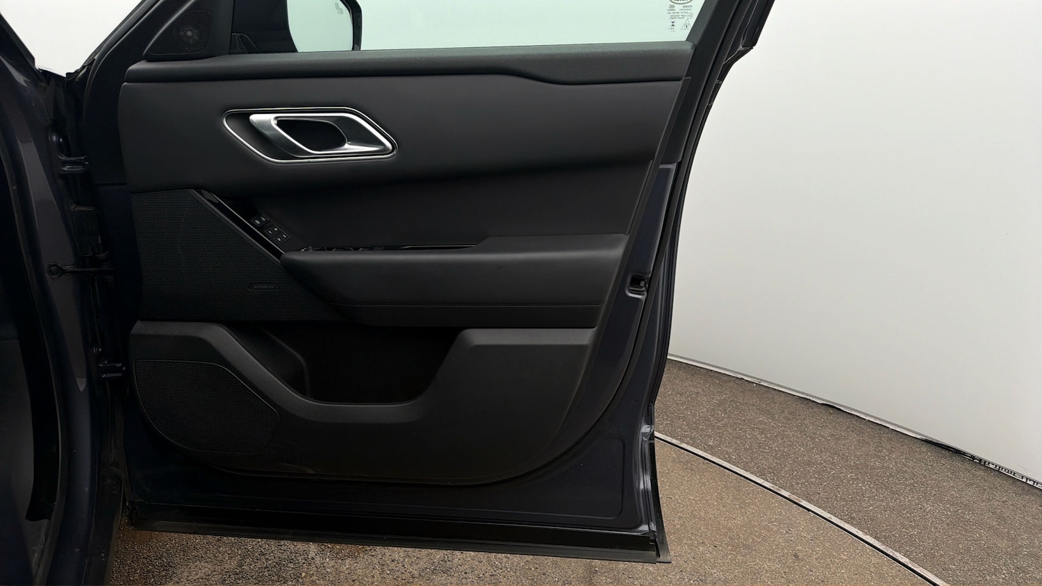 Used Land Rover Range Rover Velar 2024 for sale - 78053724: Photo 14