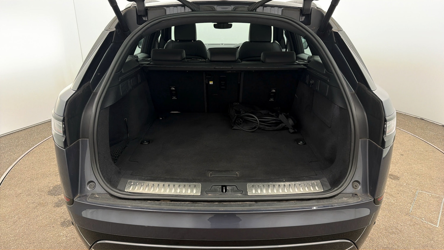 Used Land Rover Range Rover Velar 2024 for sale - 78053724: Photo 16