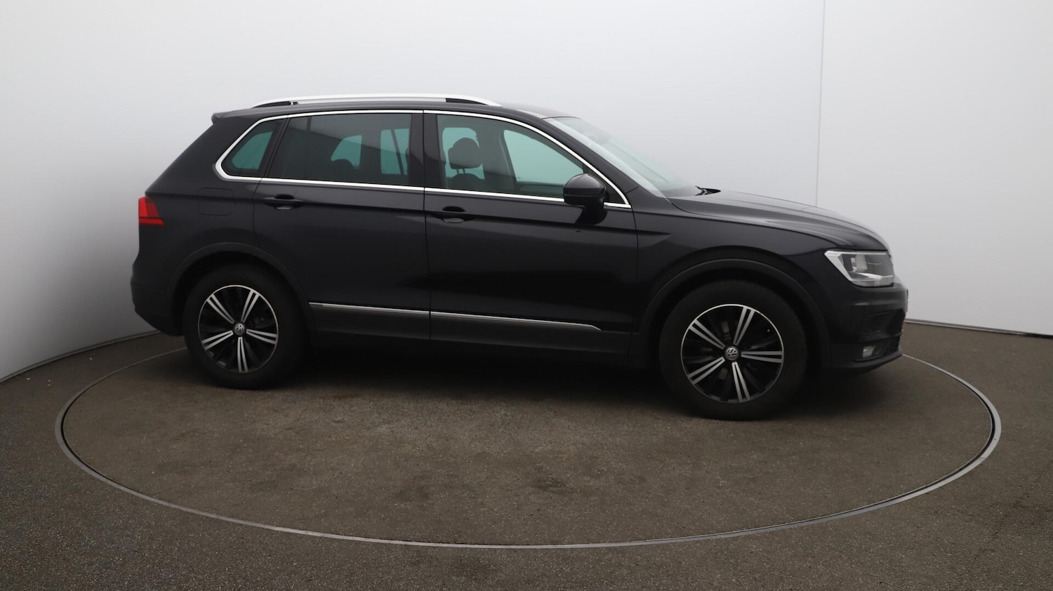 Used Volkswagen Tiguan 2018 for sale - 76121734: Photo 49