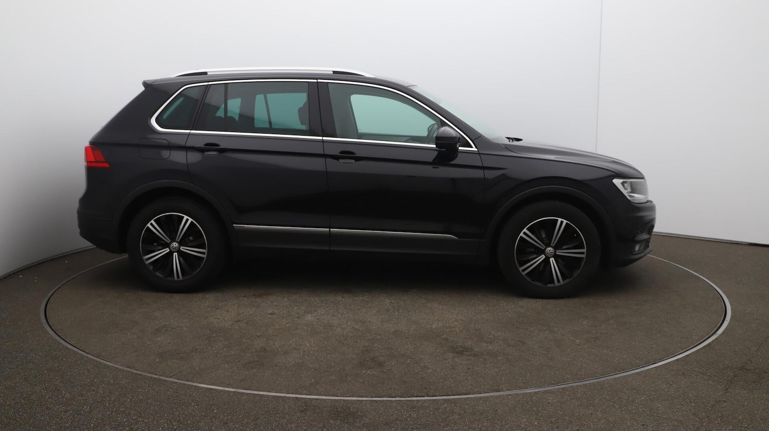 Used Volkswagen Tiguan 2018 for sale - 76121734: Photo 50