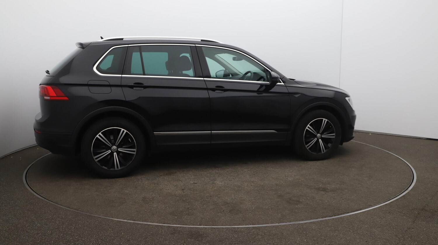 Used Volkswagen Tiguan 2018 for sale - 76121734: Photo 52