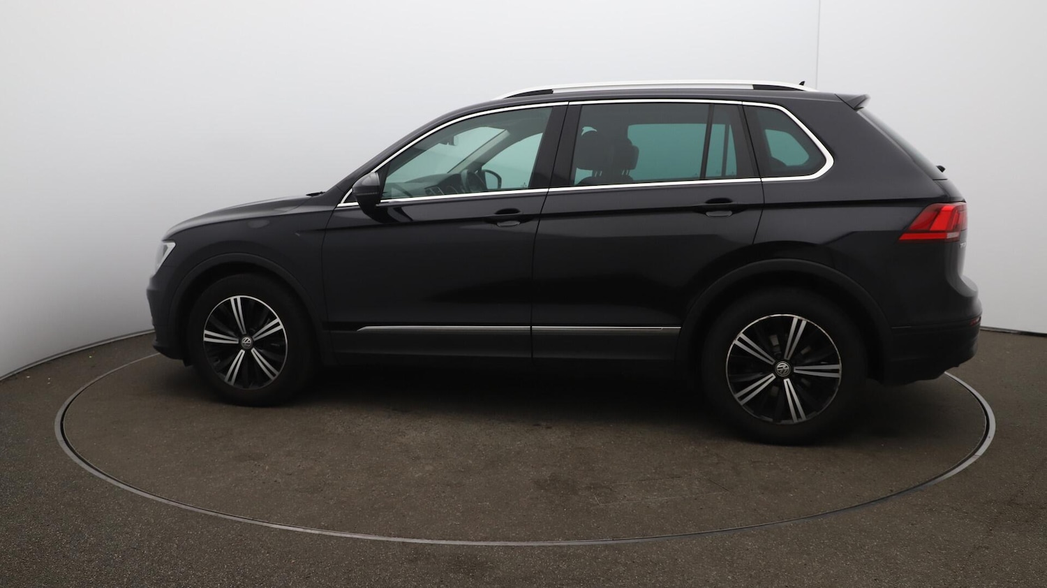 Used Volkswagen Tiguan 2018 for sale - 76121734: Photo 59