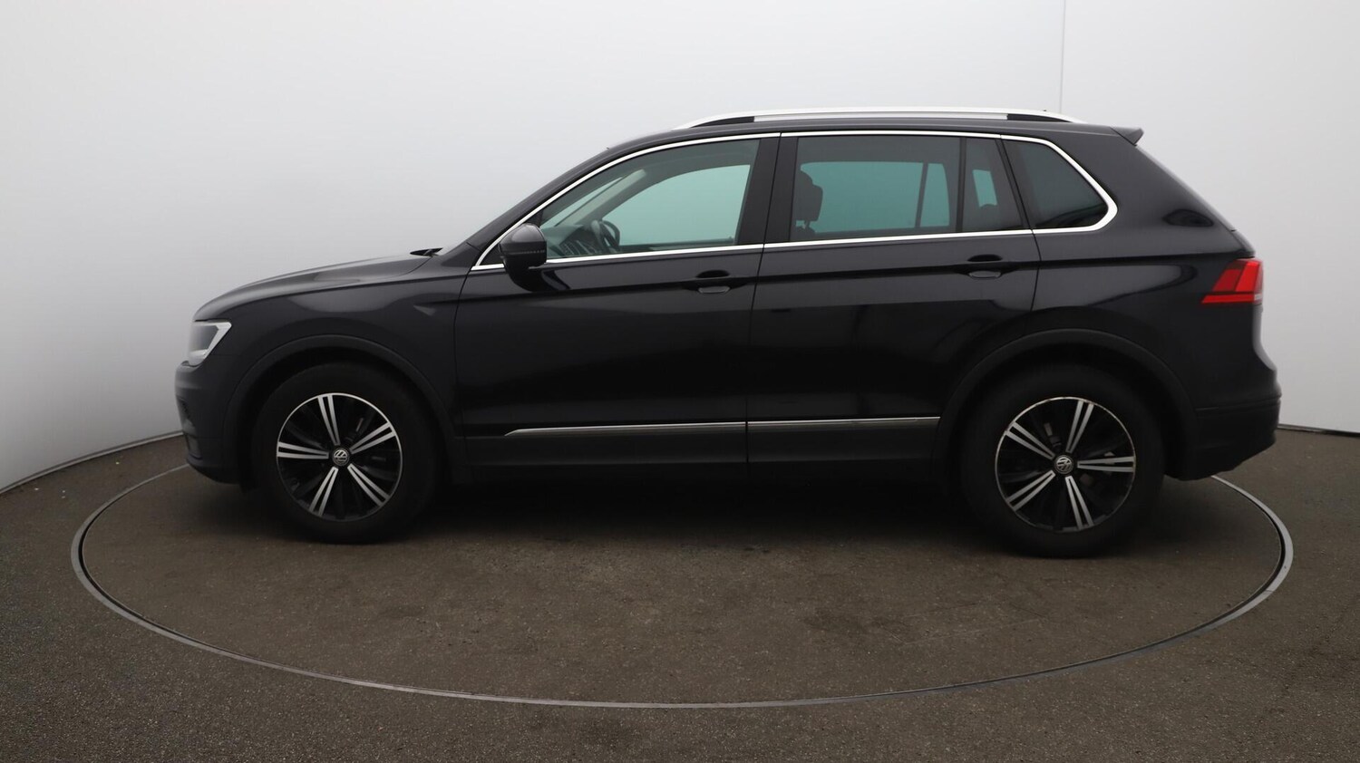 Used Volkswagen Tiguan 2018 for sale - 76121734: Photo 65