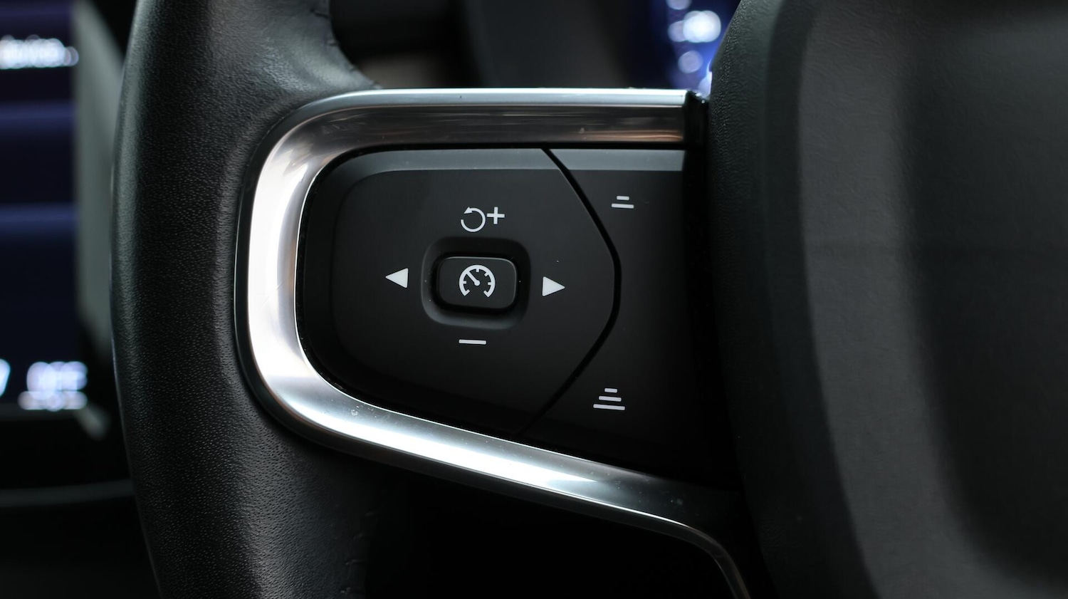 Used Volvo XC40 2021 for sale - 76109337: Photo 24
