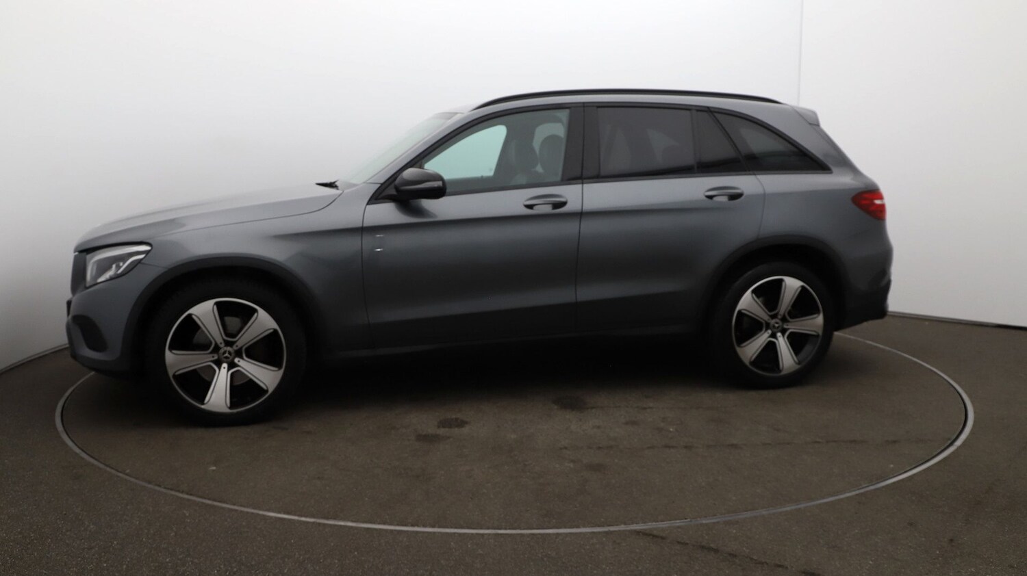 Used Mercedes-Benz GLC 2019 for sale - 76809570: Photo 58