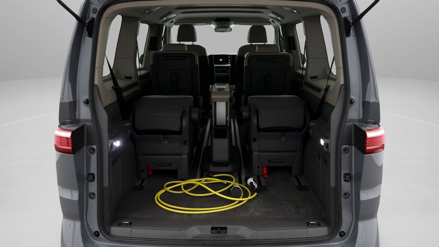 Used Volkswagen Multivan 2023 for sale - 77270838: Photo 17