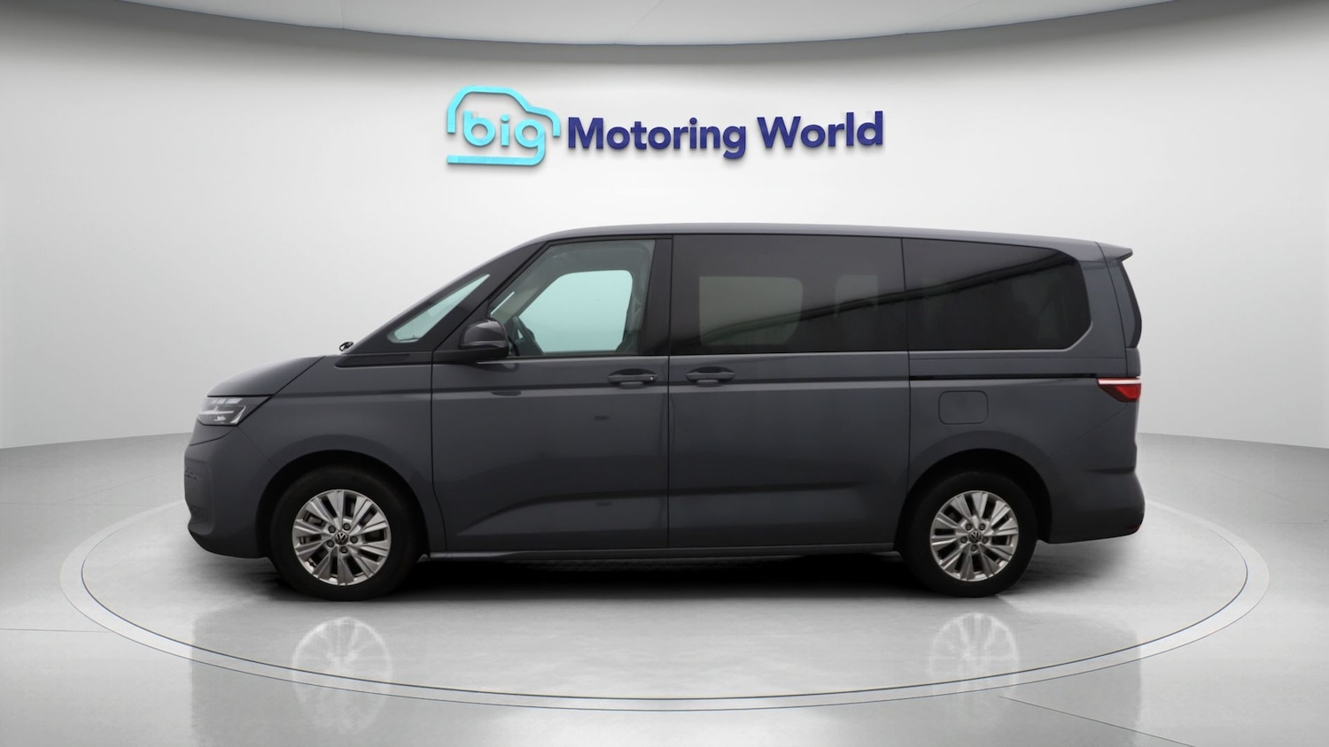 Used Volkswagen Multivan 2023 for sale - 77270838: Photo 4