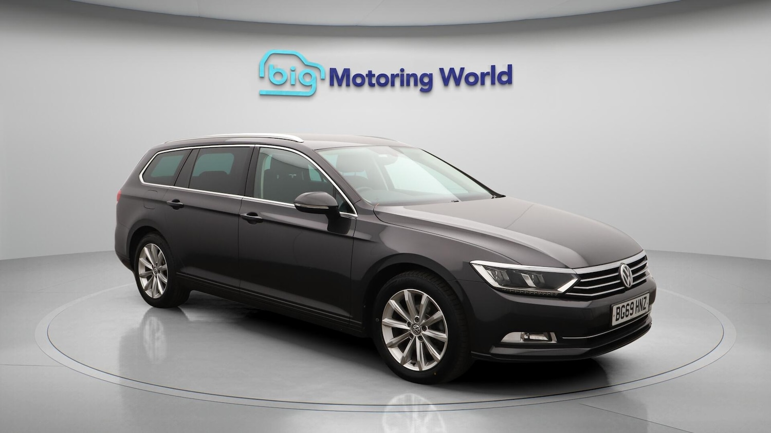 Used Volkswagen Passat 2019 for sale - 75990067: Photo 2