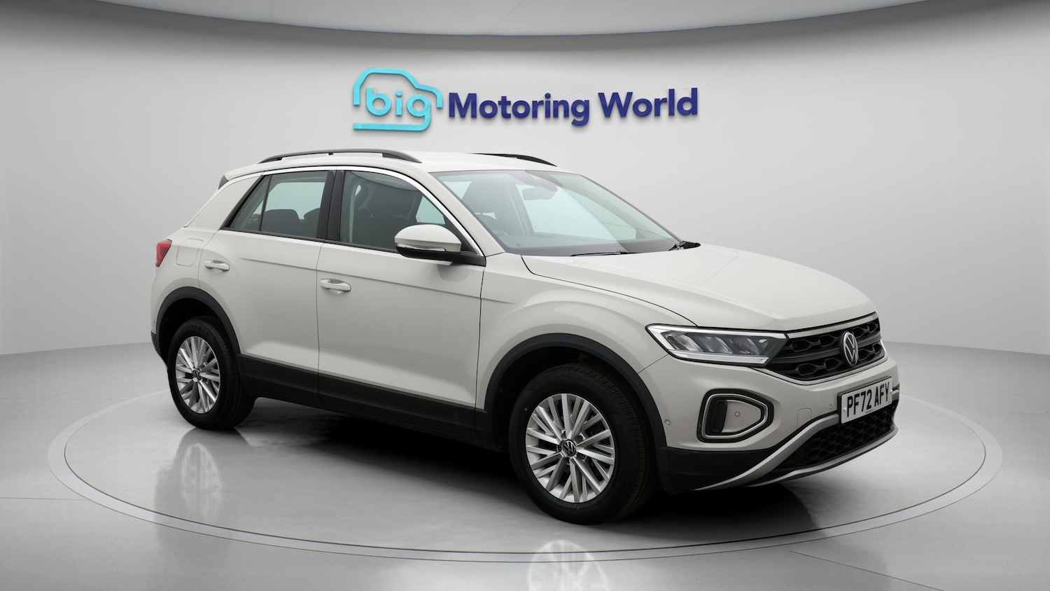 Used Volkswagen T-Roc 2023 for sale - 77579479: Photo 1