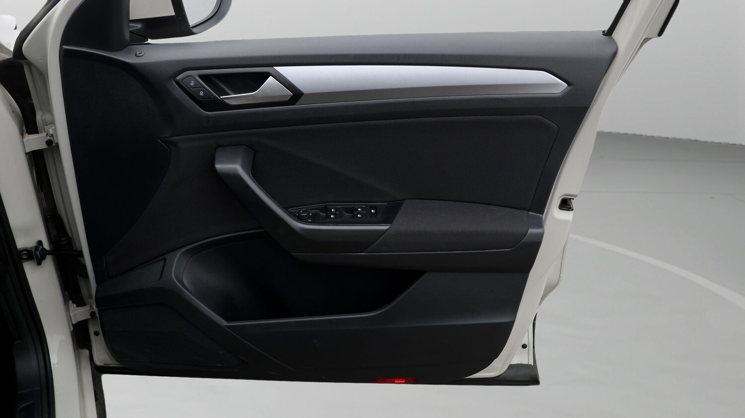 Used Volkswagen T-Roc 2023 for sale - 77579479: Photo 15