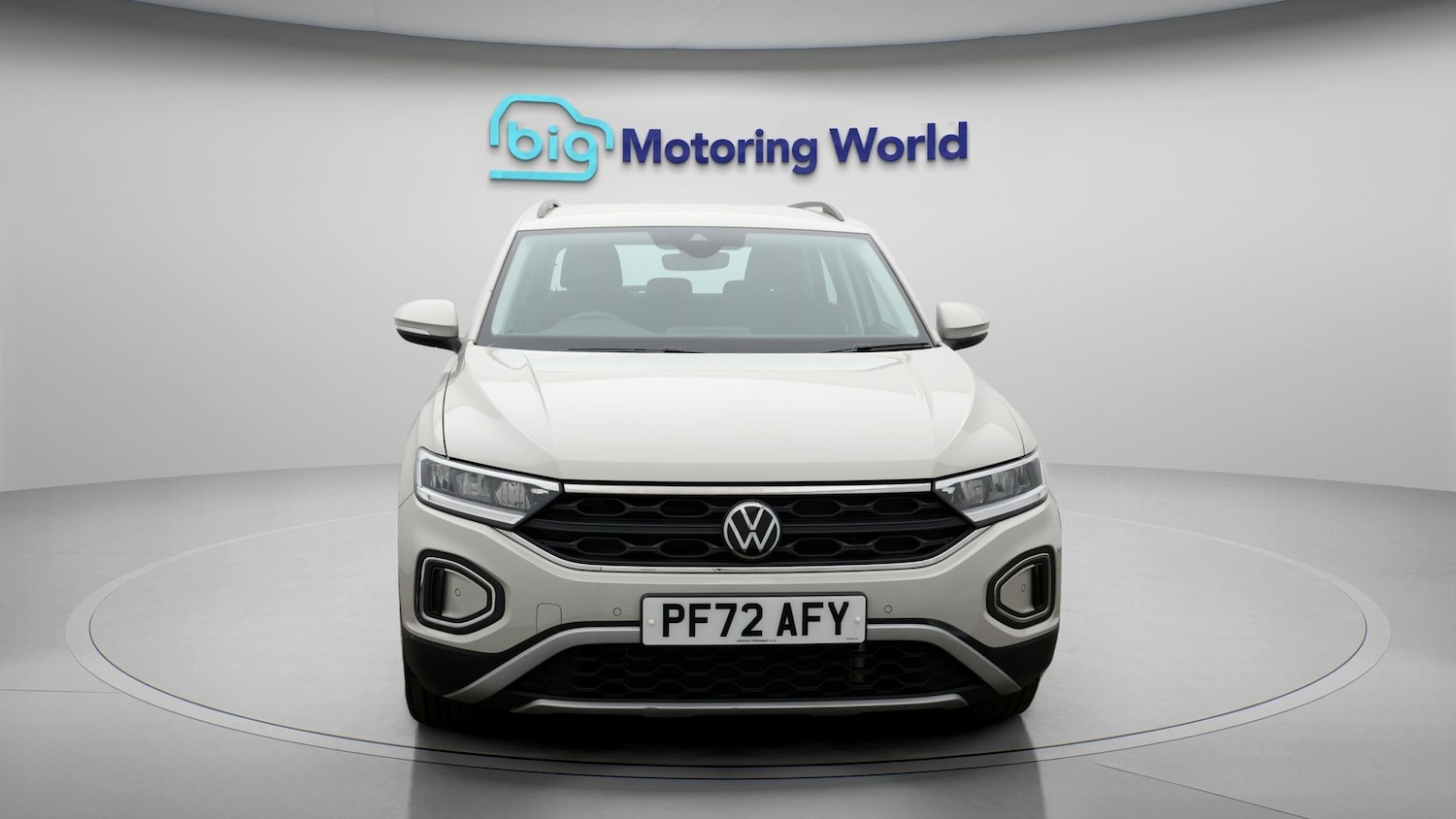 Used Volkswagen T-Roc 2023 for sale - 77579479: Photo 2