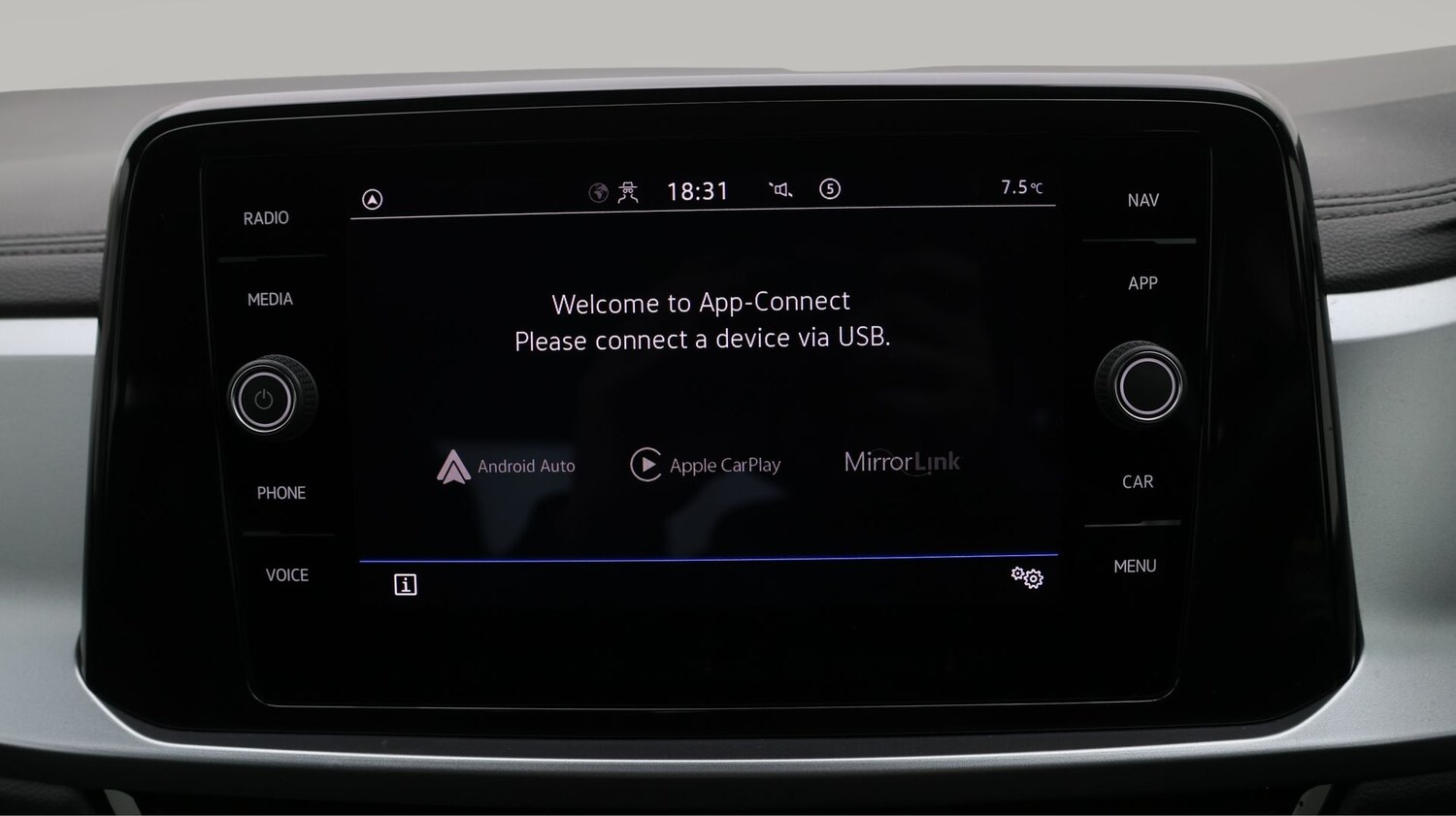 Used Volkswagen T-Roc 2023 for sale - 77579479: Photo 23