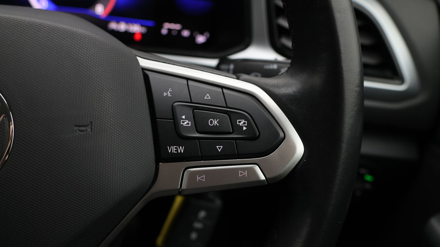 Used Volkswagen T-Roc 2023 for sale - 77579479: Photo 25