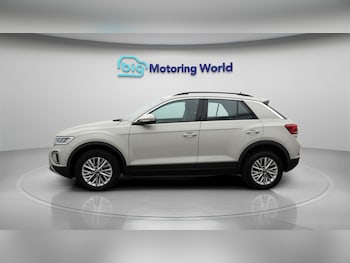 Used Volkswagen T-Roc 2023 for sale - 77579479: Photo