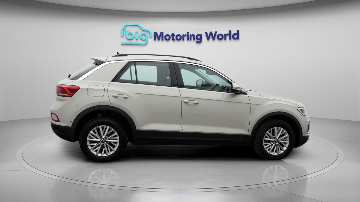 Used Volkswagen T-Roc 2023 for sale - 77579479: Photo 8