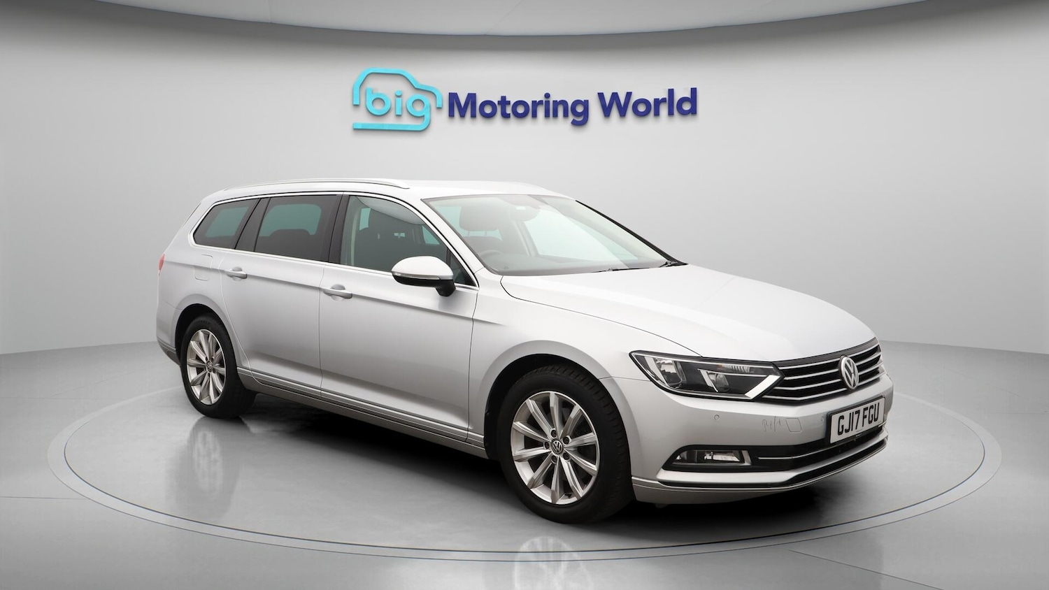 Used Volkswagen Passat 2017 for sale - 76099344: Photo 2