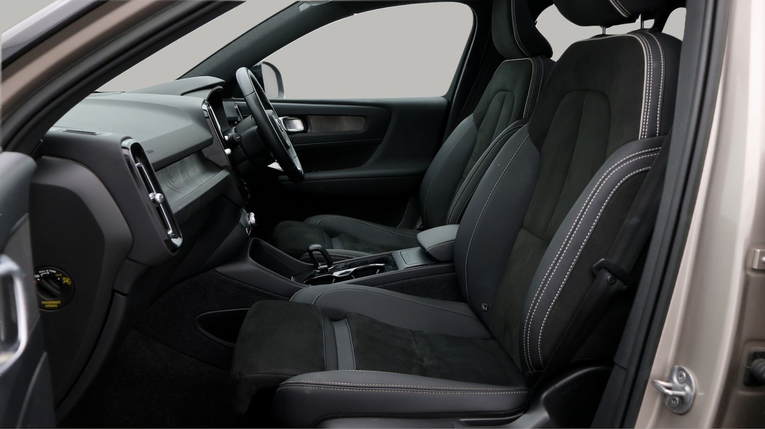 Used Volvo XC40 2023 for sale - 77519695: Photo 14