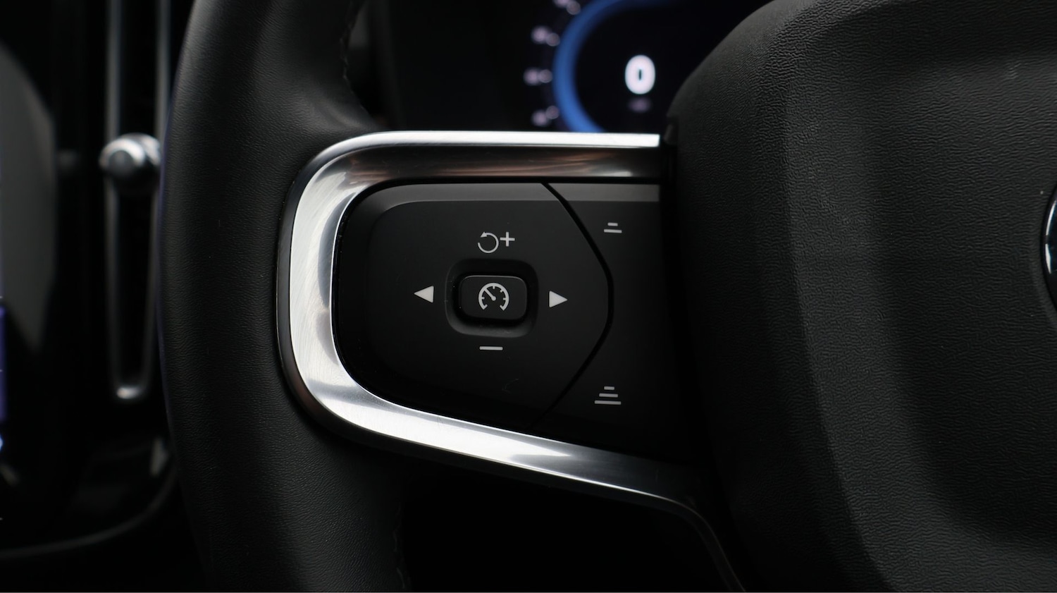 Used Volvo XC40 2023 for sale - 77519695: Photo 26