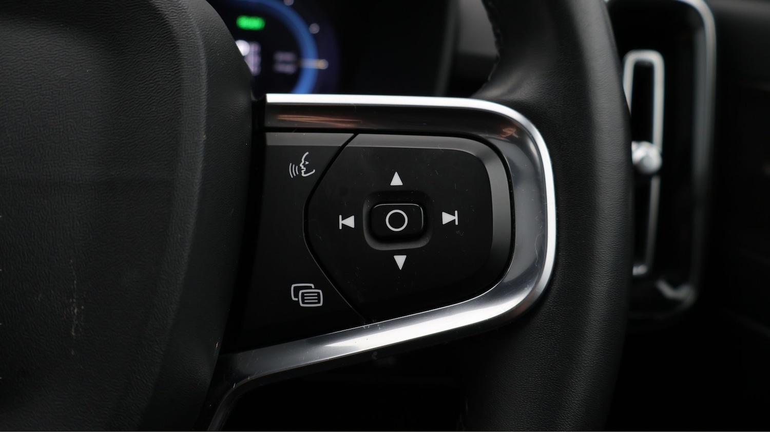 Used Volvo XC40 2023 for sale - 77519695: Photo 27