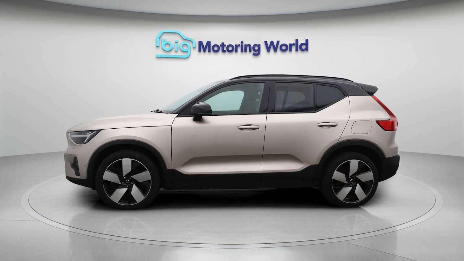 Used Volvo XC40 2023 for sale - 77519695: Photo 4