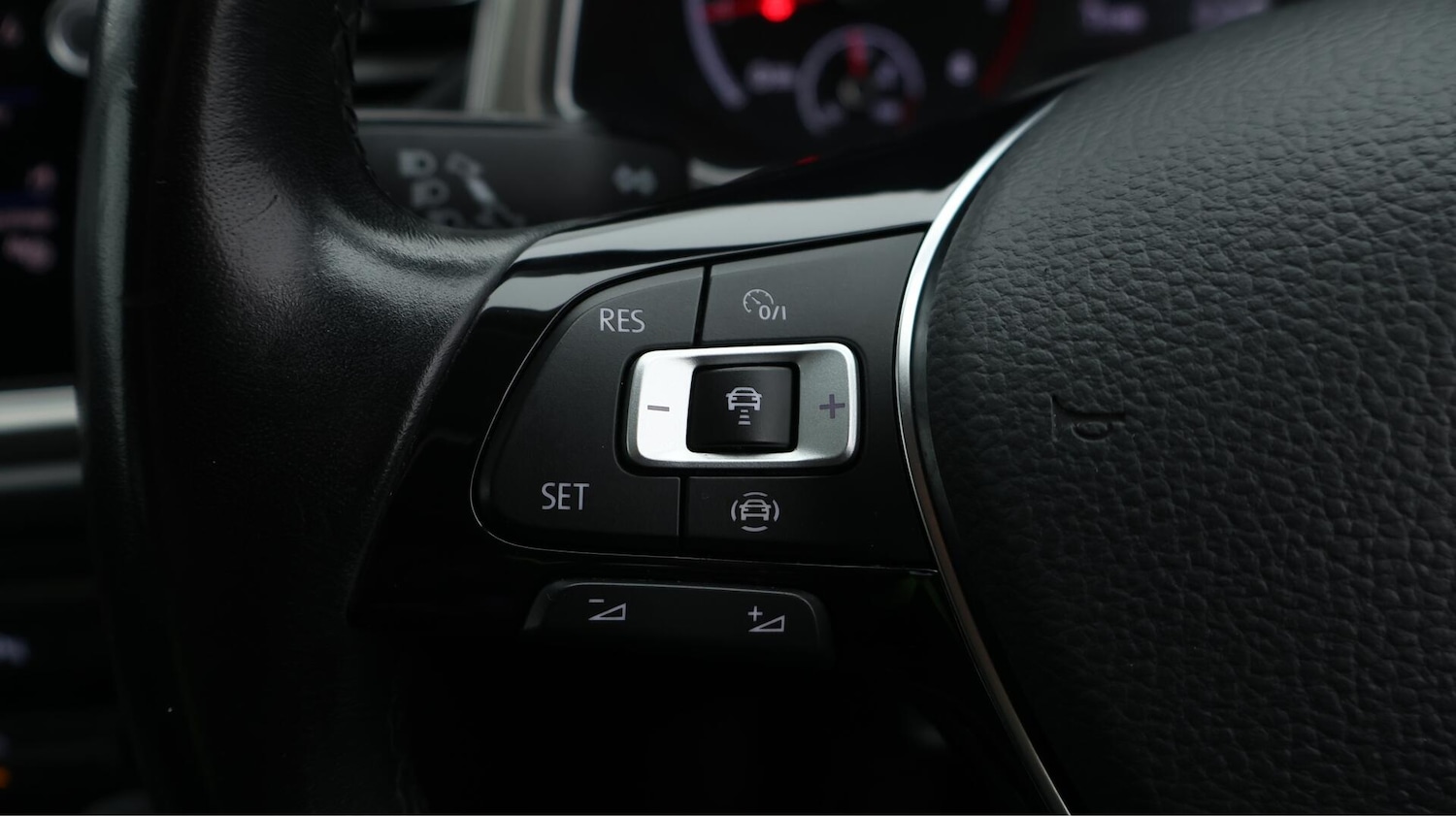 Used Volkswagen T-Roc 2021 for sale - 76083987: Photo 24