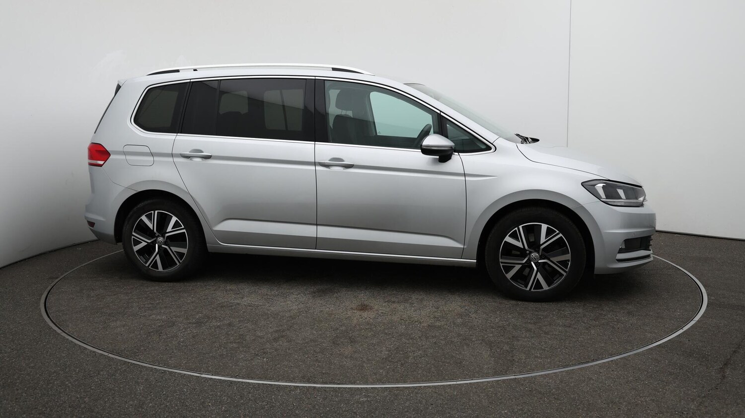 Used Volkswagen Touran 2020 for sale - 76498939: Photo 50