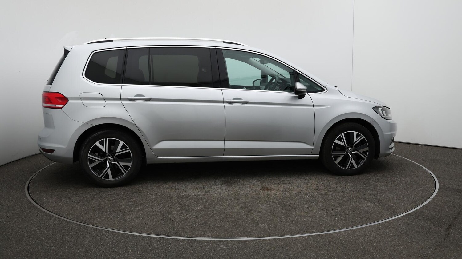 Used Volkswagen Touran 2020 for sale - 76498939: Photo 52